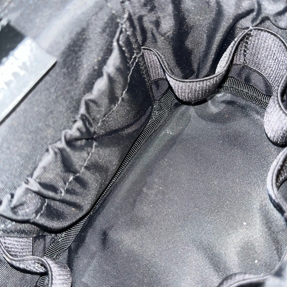 Gucci
Black GG Marmont 2.0 Zip Around Cosmetic Bag - Picture 3 of 4